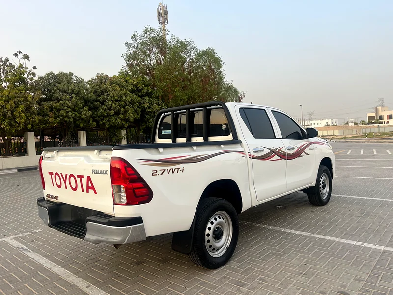 للبيع شاحنة تويوتا هيلوكس موديل 2021 ناقل حركة يدوي 4X4 منفذ للدول الخليجية63488014435713111