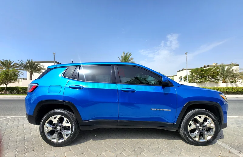 جيب كومباس سبورت 4x4، اللون الأزرق، قيادة سيدة63489878314626113