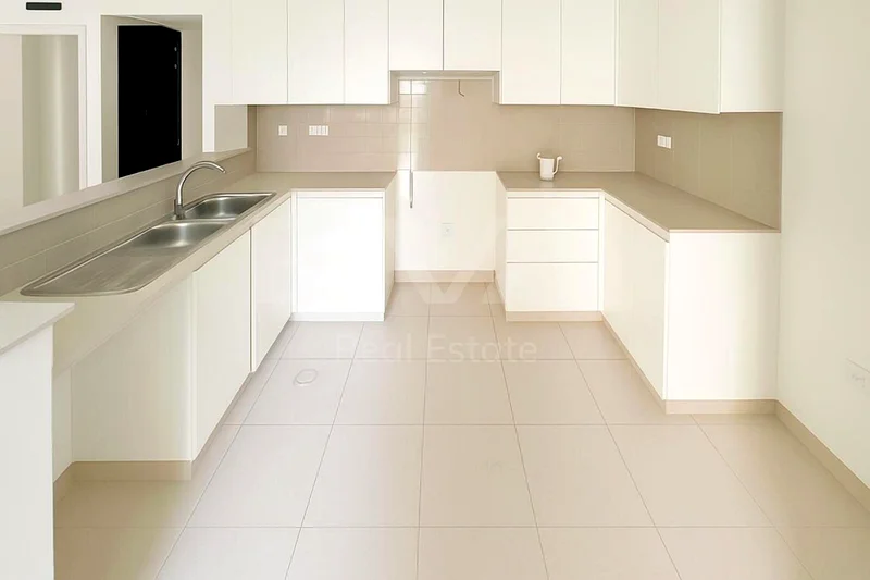 Vacant | Near Pool and Play Area | Prime Location63950996740610114