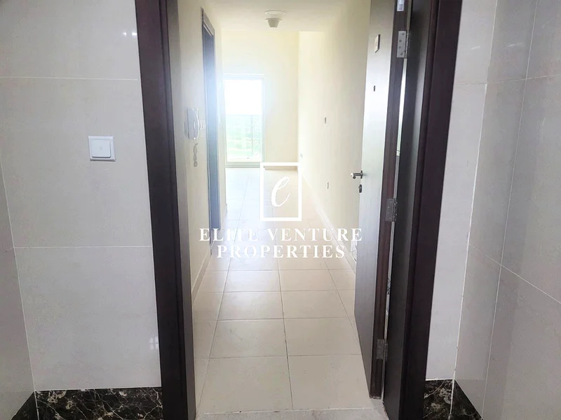 شاغرة | طابق عالي | موقع متميز63654981270658111