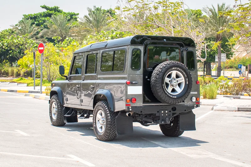 2013 لاند روفر ديفندر 110SX LXV مواصفات دول الخليج (سجل صيانة كامل وحالة ممتازة)63482718454915114