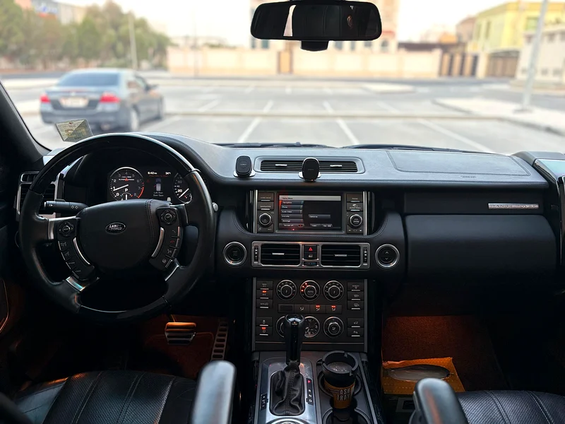 Range Rover 2011 GCC TOP RANGE LOW MILEAGE63482810240642113