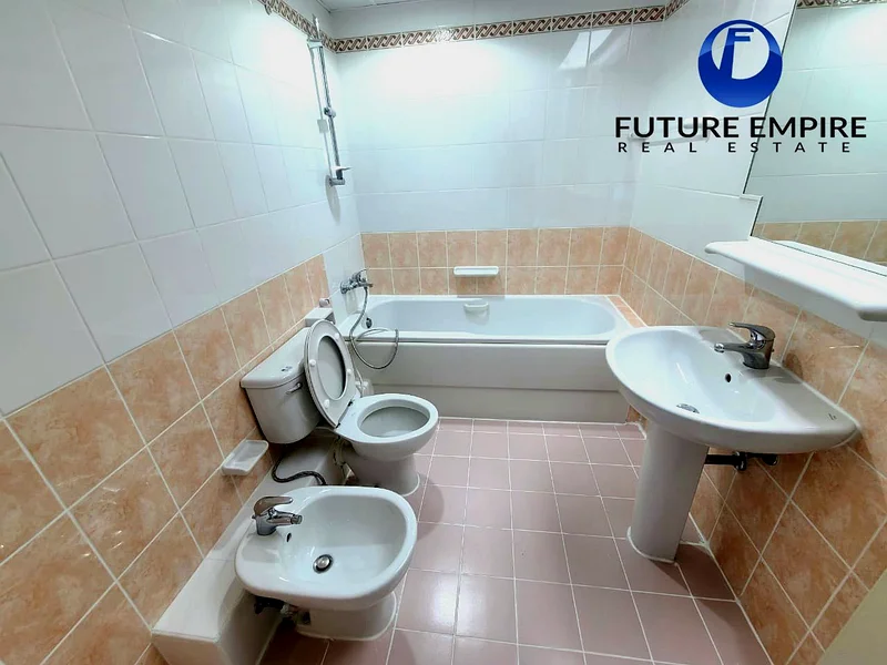 Chiller Free ! Spacious 3BHK ! Close To Metro63745084543105114