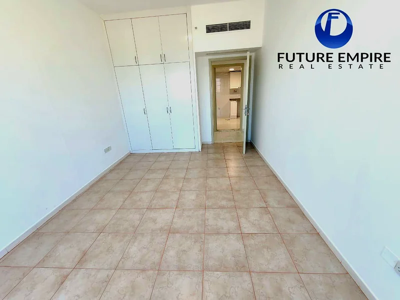 Chiller Free ! Spacious 3BHK ! Close To Metro63745084543105113
