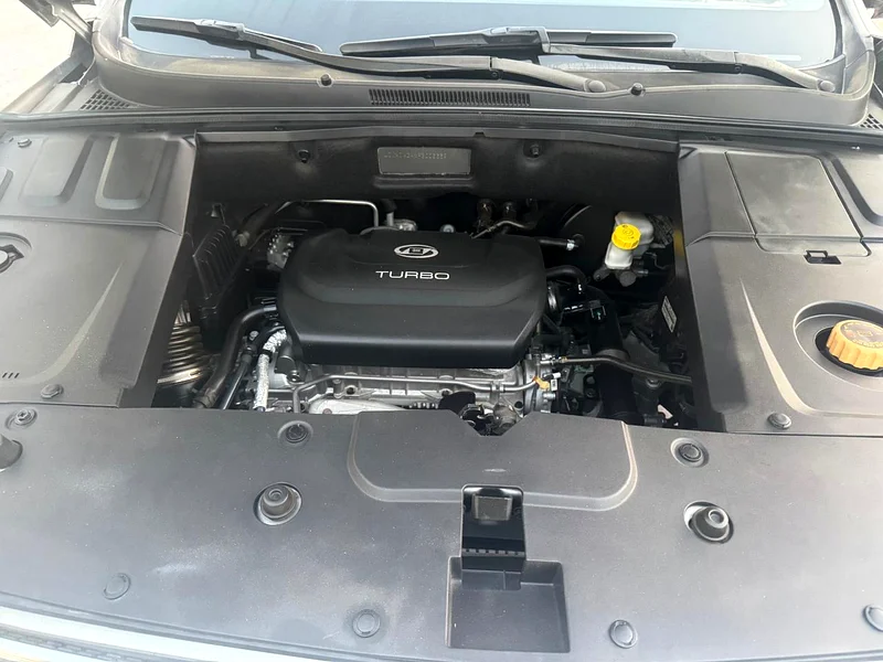 Chevrolet Captiva LTZ GCC only 61,000 k.m 7 seaters63489326331651114