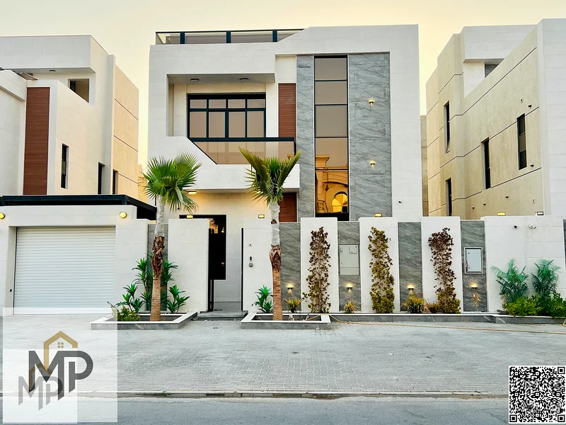 A great opportunity to own a luxury villa located in the heart of the distinguished Bahia area at an attractive price, including electricity, water an63885559261827110