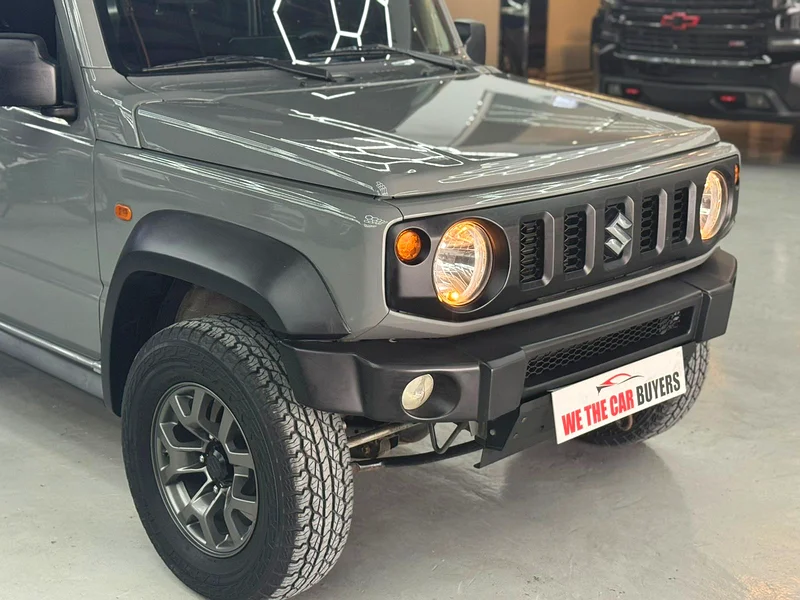 SUZUKI JIMNY 2022 136000 KMS GCC SPECS ( ORIGINAL NARDO COLOUR ) ( AUTOMATIC GEAR ) QUICK SALE63490757051907113