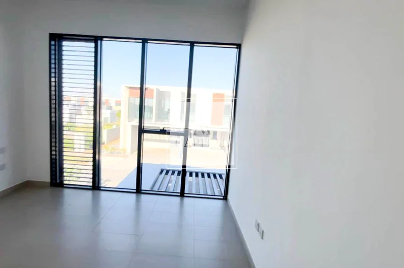 Modern Exterior | End unit | Family Community63735398055171112