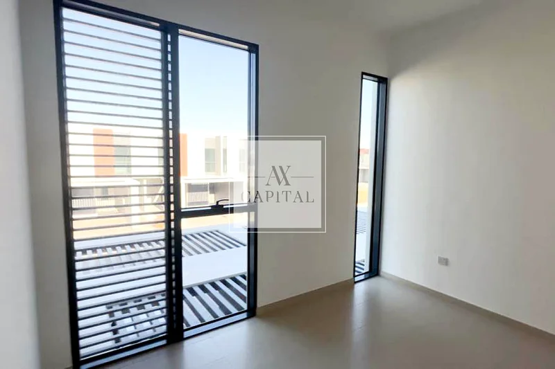 Modern Exterior | End unit | Family Community63735398055171114