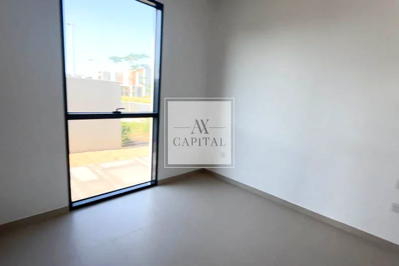 Modern Exterior | End unit | Family Community63735398055171113