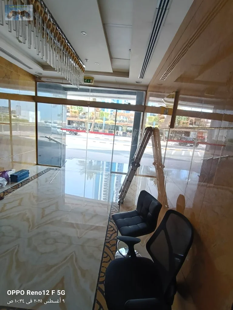 شقة فاخرة للإيجار – جديدة بالكامل 📍 الموقع: الصف الثاني من كورنيش عجمان63809676905089114