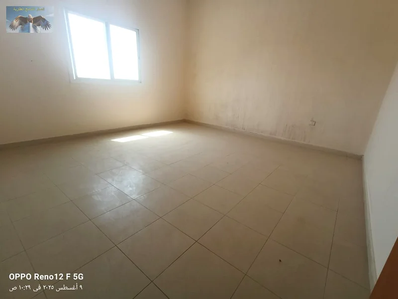شقة فاخرة للإيجار – جديدة بالكامل 📍 الموقع: الصف الثاني من كورنيش عجمان63809676905089113