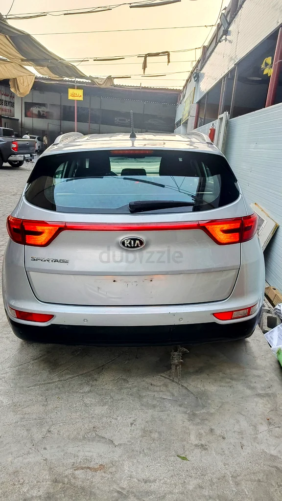 Kia Sportage SUV, Metallic Silver, 2017, GCC, 137K KM, EXCELLENT CONDITION@28900 Only.63489005252226113