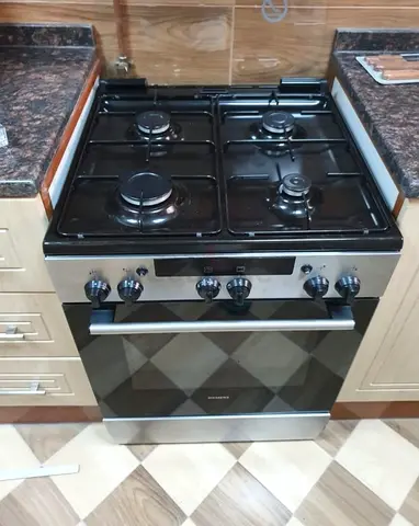 Siemens full gas cooker 60cm