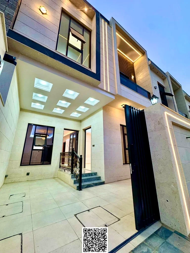 فرصة ذهبية لامتلاك فيلا في الهيليو 2 - عجمان | طابقان + سطح | 5 غرف | بسعر يشمل رسوم التسجيل ونقل الملكية63898671460099112