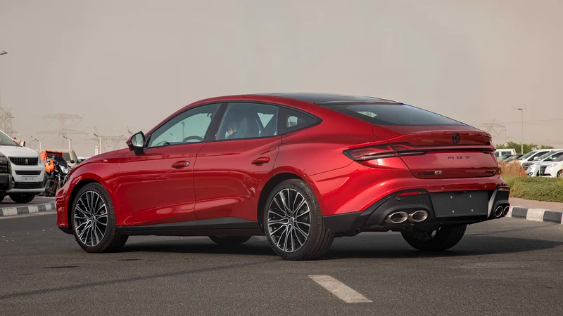 2025 MG7 1.5T ناقل حركة مزدوج التفاضل حزمة السباويلر الرياضية الأنيقة63233101881602114