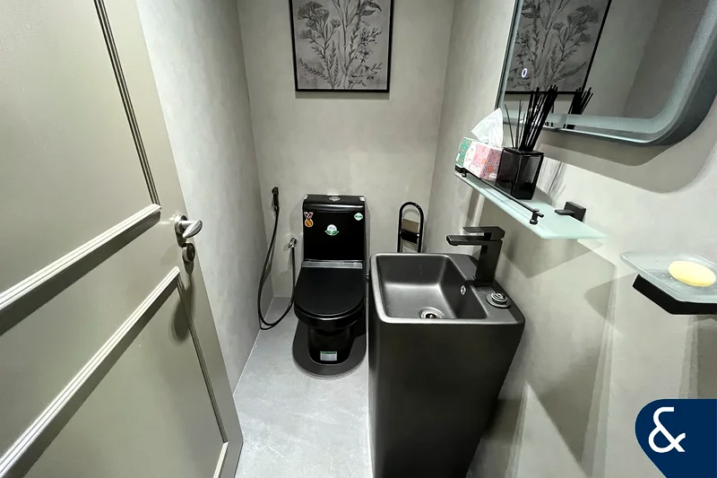 Upgraded | 2 Bath | Furnished | One Bed64036190017794114
