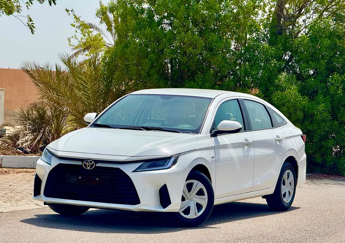 Toyota Yaris 2023 — photo 1 of 16