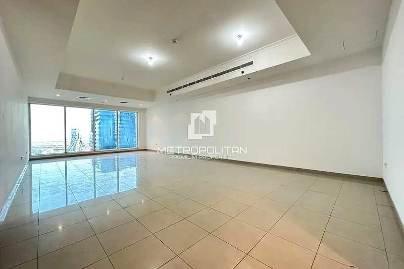 High Floor | Partial Sea and SZR View64037063310850110