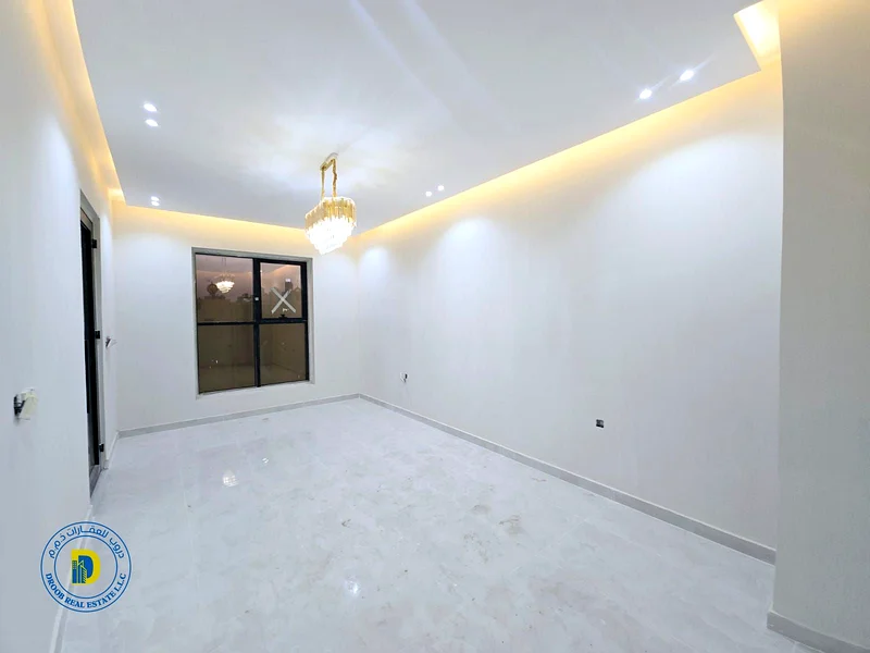 للبيع، فرصة لا تعوض، تاون هاوس بـ 4 غرف نوم مع سطح، بما في ذلك رسوم التسجيل، في الحيلو 2، تمويل مصرفي، ملكية حرة63898671285506113