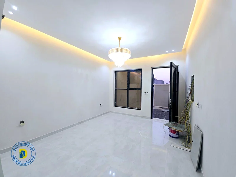 للبيع، فرصة لا تعوض، تاون هاوس بـ 4 غرف نوم مع سطح، بما في ذلك رسوم التسجيل، في الحيلو 2، تمويل مصرفي، ملكية حرة63898671285506114