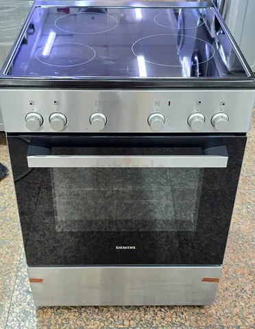 Siemens latest model Electric Cooker 60x60cm with oven very good condition