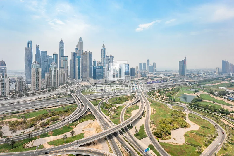 إطلالات بانورامية على ملعب الغولف | تخطيط كبير | شاغر63987180713346110