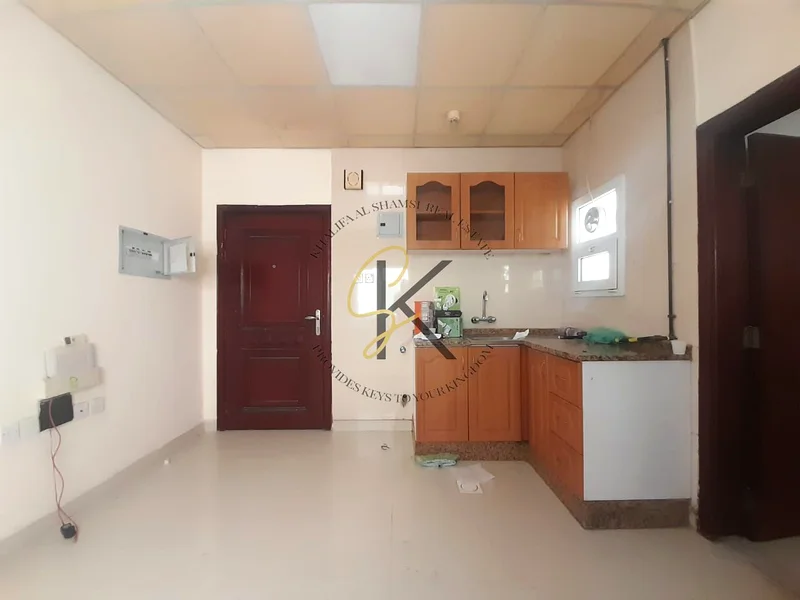 شقة متوفرة بعرض رائع في المويلح // مبنى عائلي بالكامل // موقع ممتاز // سعر معقول63701244961537112