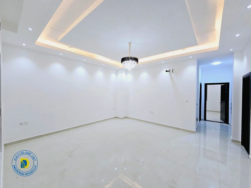 For sale in Al Helio 2, Ajman. The price includes registration and ownership fees, water, electricity, and air conditioning. 100% bank financing.63899123463297114