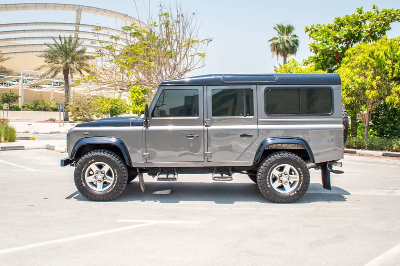 2013 لاند روفر ديفندر 110SX LXV مواصفات دول الخليج (سجل صيانة كامل وحالة ممتازة)63482718454915113