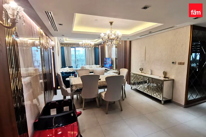 Near School | Upgraded | Spacious Layout63922049855745113