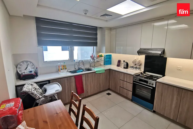 Near School | Upgraded | Spacious Layout63922049855745114