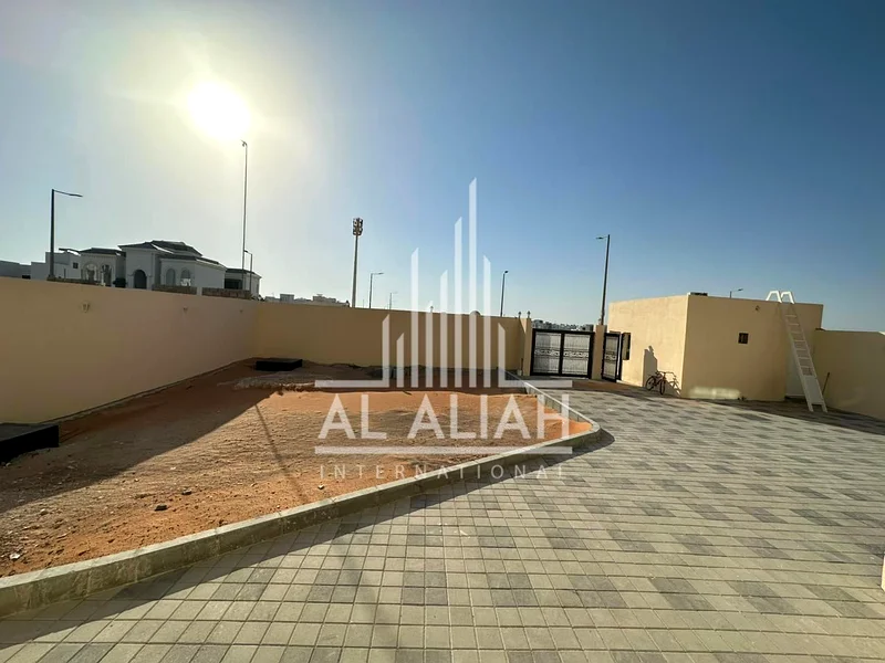 فيلا فاخرة للبيع بـ 5 غرف نوم رئيسية | عرض حصري63838854510210113