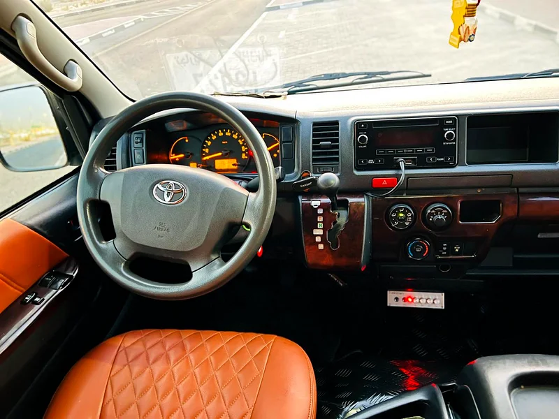 TOYOTA HIACE HIGH ROOF FULL AUTOMATIC TOP OPTION 201563484347940481113