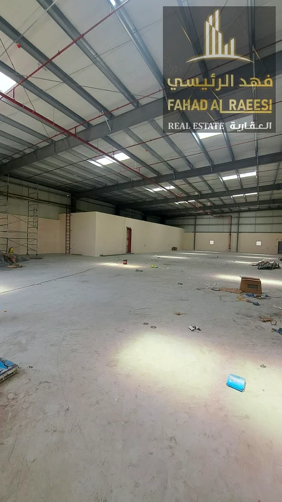 A warehouse for annual rent in one of the most vital areas in the Emirate of Sharjah - Al Sajaa area, at a price of 460,00063622733012611112