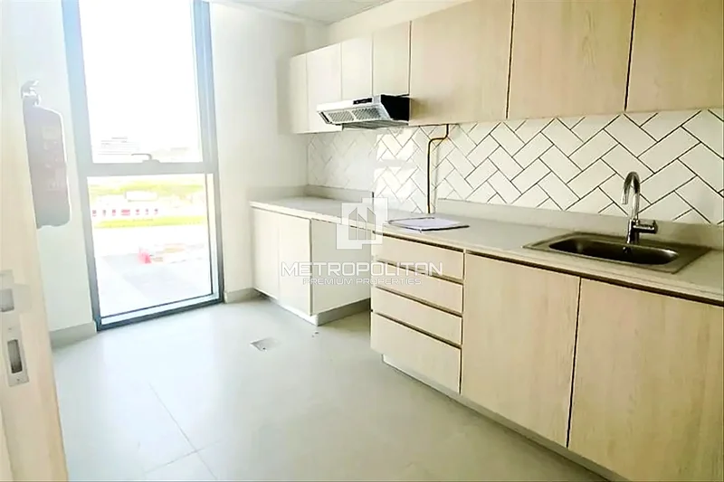 على طريق E311 | السكن الجماعي | شاغرة قريبًا64031693110019113