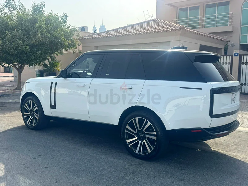 Dubai63482870618371111