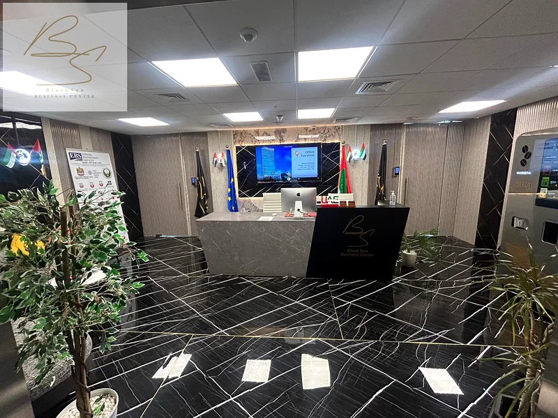 مكتب مفروش بالكامل بإطلالة على النخيل63615873112834114