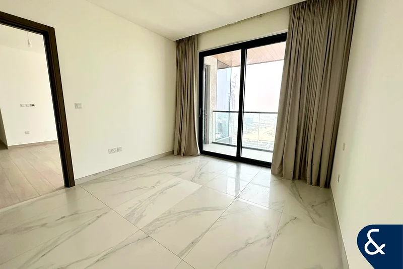 3 Bedrooms | Bright Layout | With Balcony63756383859971111