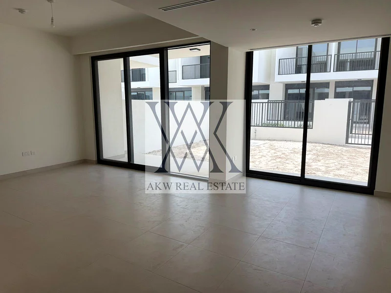 موقع متميز - جاهز للسكن - منزل أنيق مكون من 3 غرف نوم63737640889731114