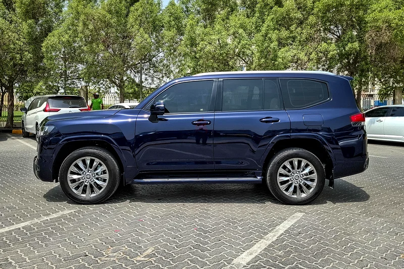 AED 3936/month | 2023 Toyota Land Cruiser GXR | GCC Specs | Ref#35941263484570291073114