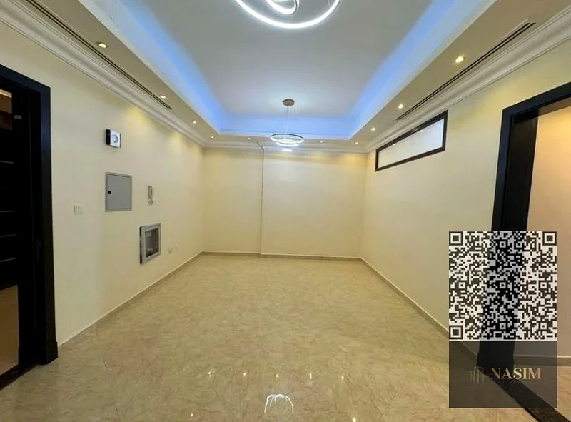 شقة متوفرة للإيجار السنوي، بثلاث غرف نوم مع صالة في منطقة الروضة في عجمان63719147467650113
