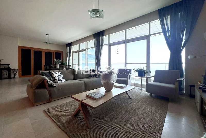 Unfurnished | Spacious Layout | Prime Location63749147962242110