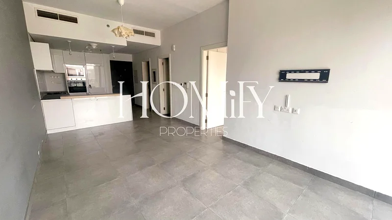 1BR + Maids Room | Huge Layout | Vacant63782418652929110