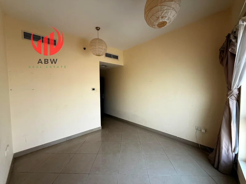 Vacant | Near Metro | Style It Your Way63749634152834113