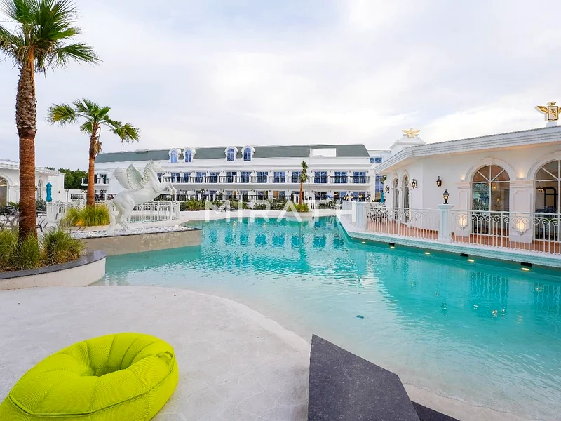 Luxury-Built 1B/R Apartment-Pool View -Premium63766164044419111