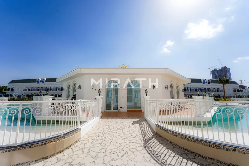 Luxury-Built 1B/R Apartment-Pool View -Premium63766164044419110