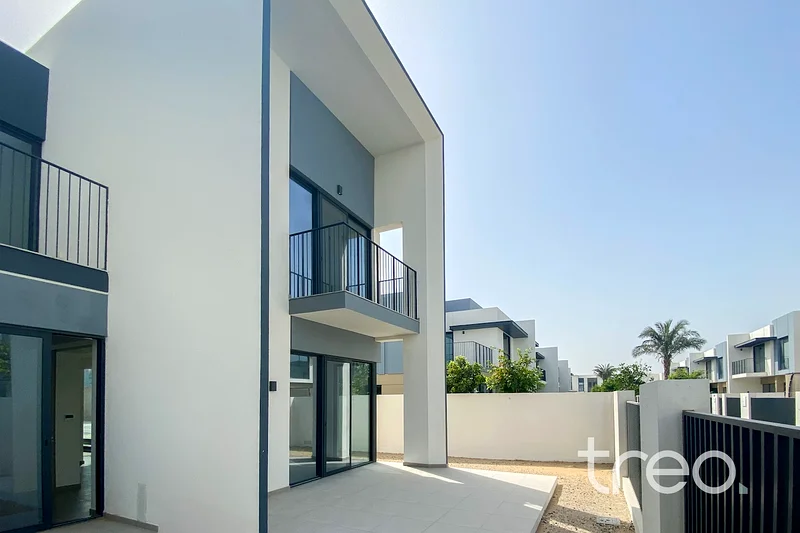 Single Row | Park Facing | End Unit63945705572227111