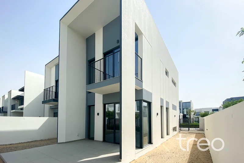 Single Row | Park Facing | End Unit63945705572227110