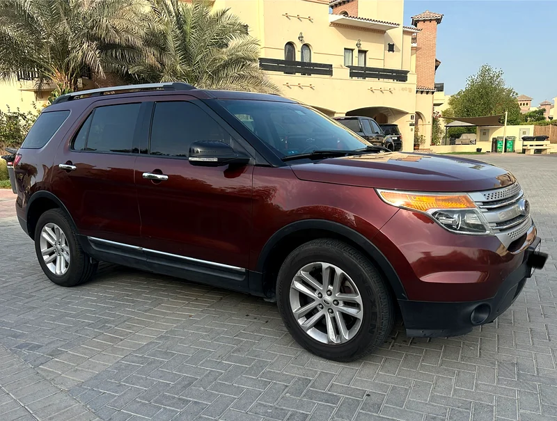 A superb and amazing  Single owner Ford Explorer 2015 GCC full option  low mileage only 160k63488745222145113